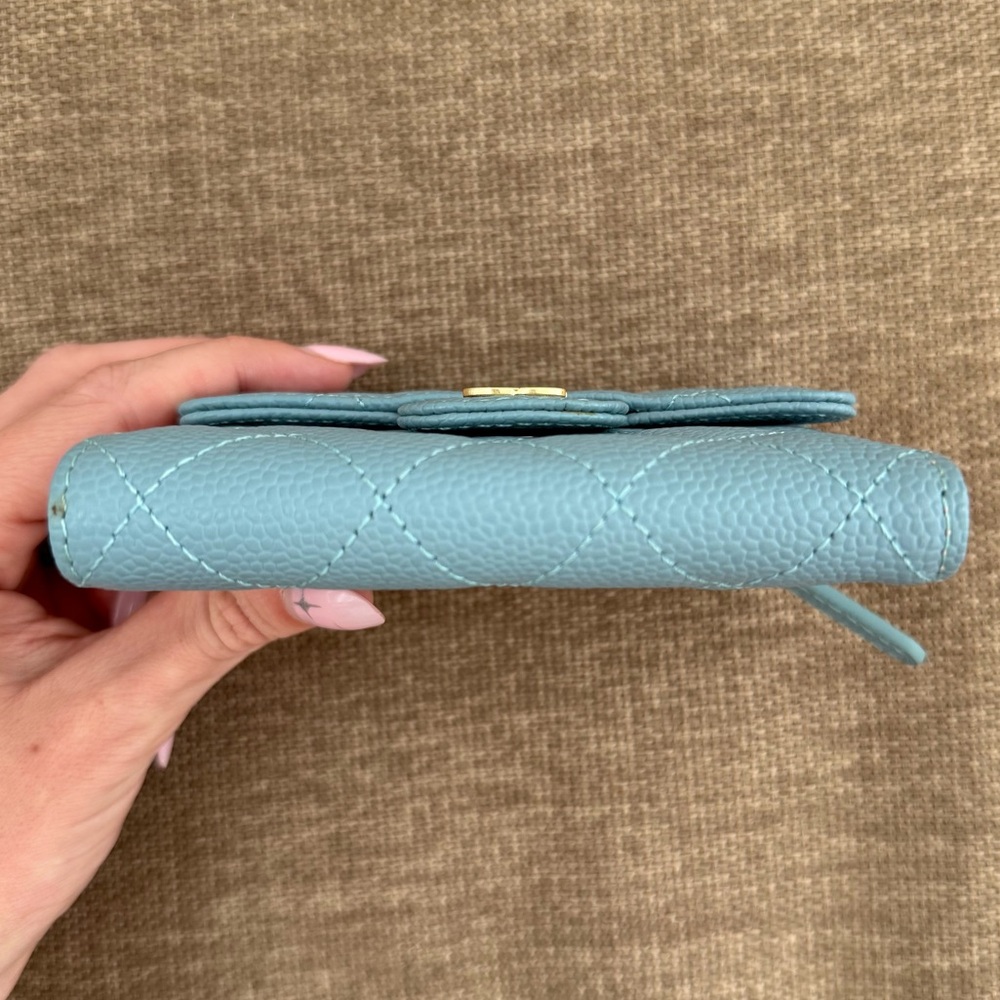 CHANEL Rare Light Blue/Pink Classic Tri-Fold Quilted Leather Wallet - Picture 6 of 11